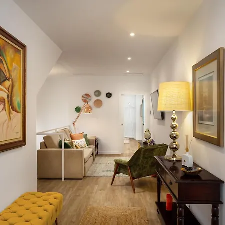 Stupendo- Two Rooms, Patio With Refreshing Pond-Center-Air Conditioning-Free Park Lisbon Exterior photo