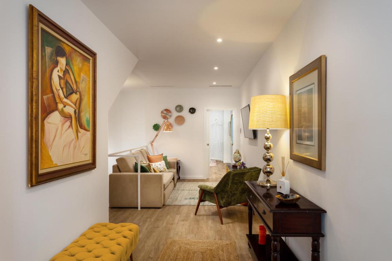 Appartement Stupendo- Two Rooms, Patio With Refreshing Pond-center-air Conditioning-free Park *